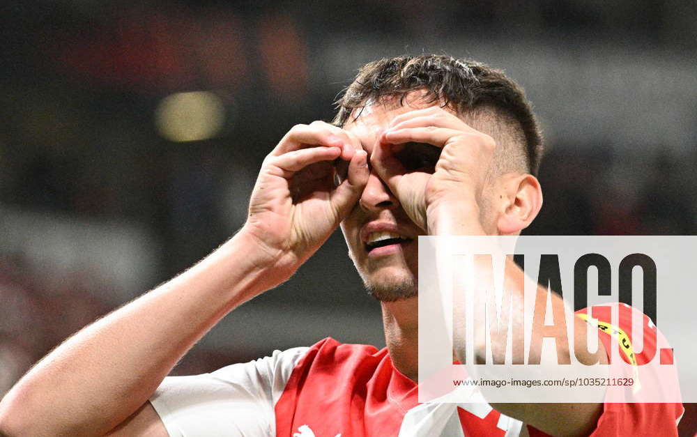 Slavia Prague's Czech forward Mojmir Chytil scores the 1-0 opening News  Photo - Getty Images