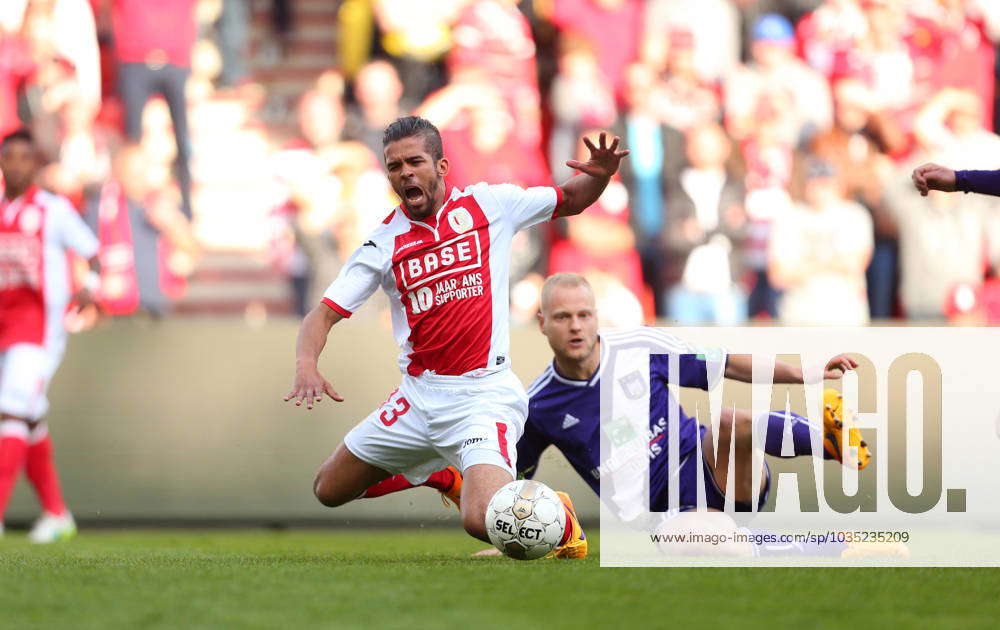 Standard de Liege vs Rsc Anderlecht LIEGE, BELGIUM - APRIL 12