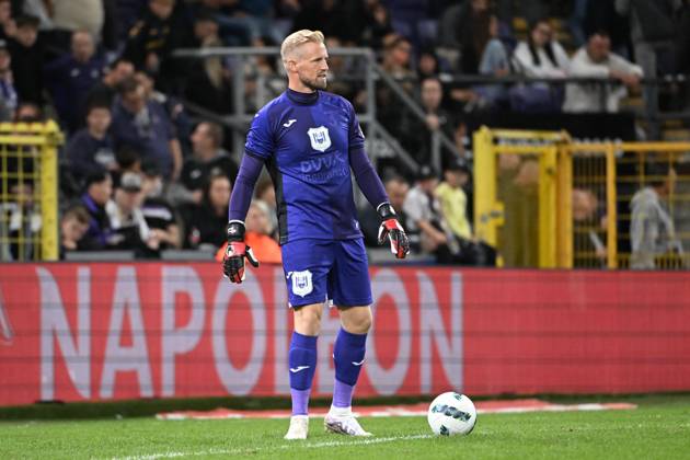 231007 RSC Anderlecht vs KV Mechelen Kasper Schmeichel of Anderlecht in  action with the ball during