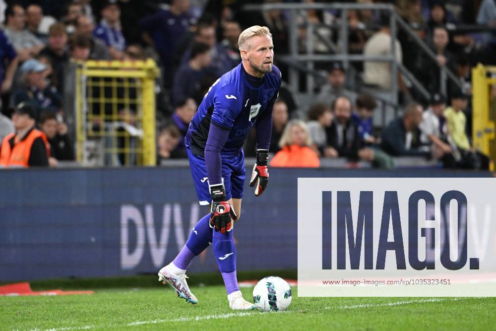 231007 RSC Anderlecht vs KV Mechelen Kasper Schmeichel of Anderlecht in  action with the ball during