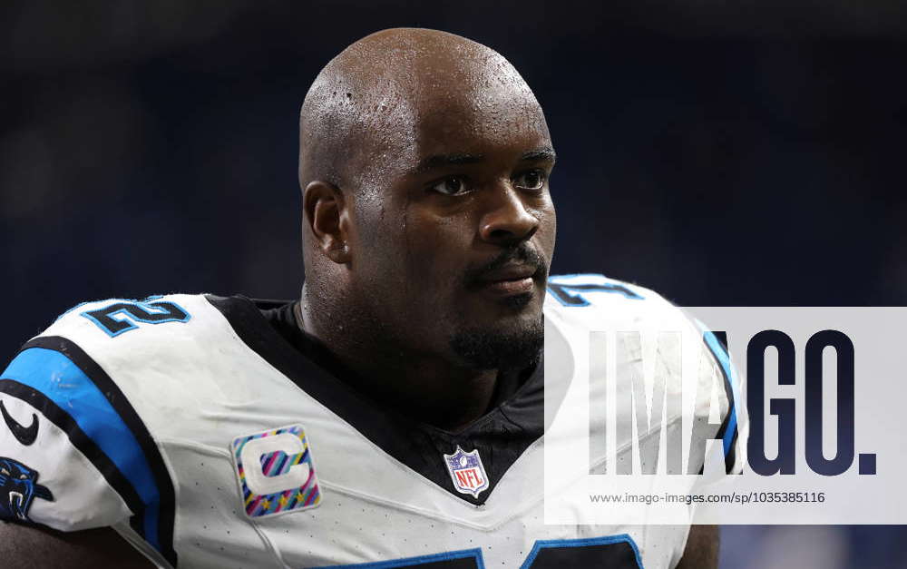 Carolina Panthers' Taylor Moton (72) runs a drill during the NFL