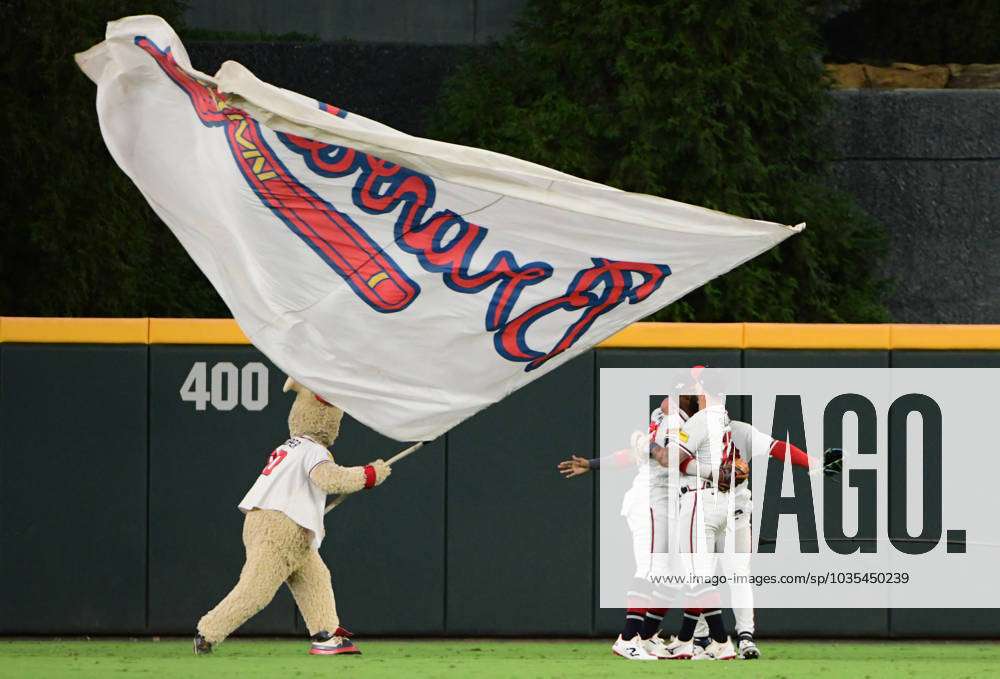 Atlanta Braves Mascot Blooper Lays Out Competition During Race – OutKick