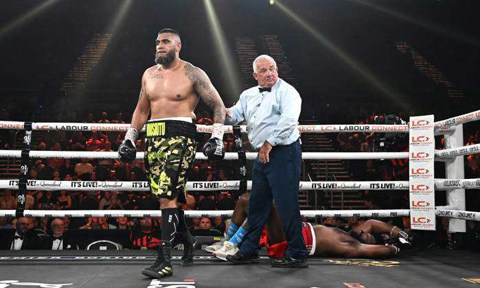 BOXING TSZYU MENDOZA, Toese Vousiutu of Australia strikes Julius Long ...