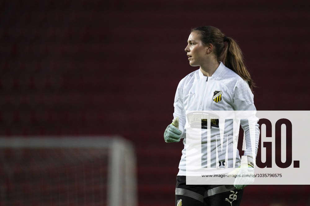 231017 Goalkeeper Kajsa Höglund Jansson during a training session