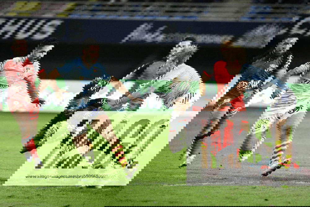 PERPIGNAN, FRANCE Waisea NAYACALEVU (RCT) et Jake Aron MCINTYRE (USAP