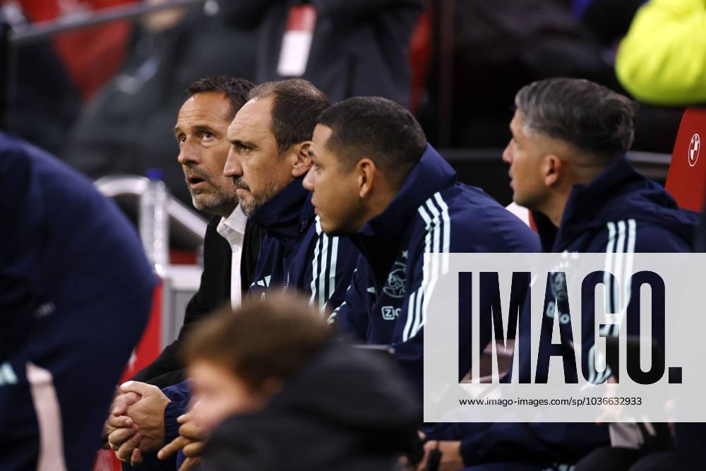 AMSTERDAM (lr) Ajax coach John van t Schip, Ajax assistant coach Michael Valkanis, Ajax