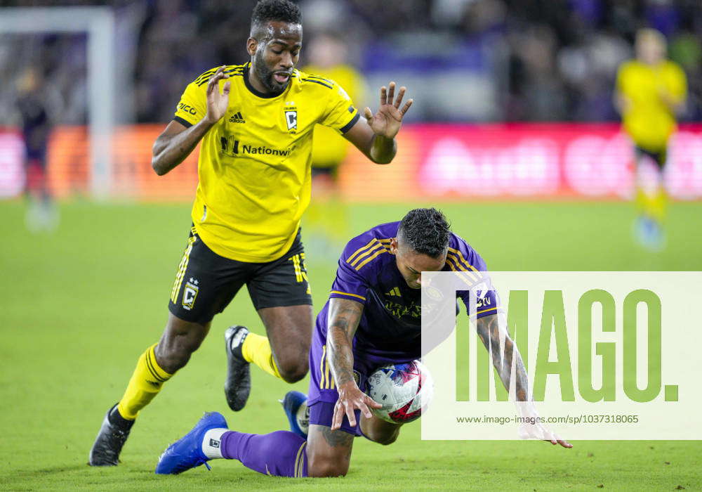 ORLANDO, FL - NOVEMBER 25: Orlando City defender AntÃ nio Carlos (25 ...