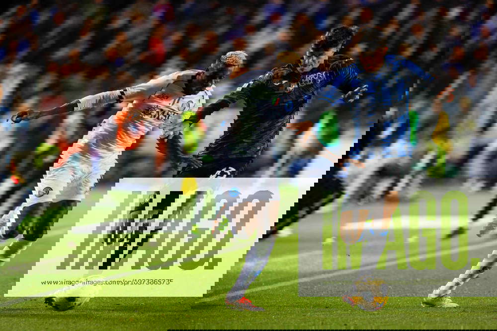 Atalanta Bc Vs Ssc Napoli in Bergamo, Italy 25 Nov 2023 Victor Osimhen of Sac Napoli (L) and Atalanta Bc Vs Ssc Napoli in Bergamo, Italy 25 Nov 2023 Victor Osimhen of Sac Napoli (L) and