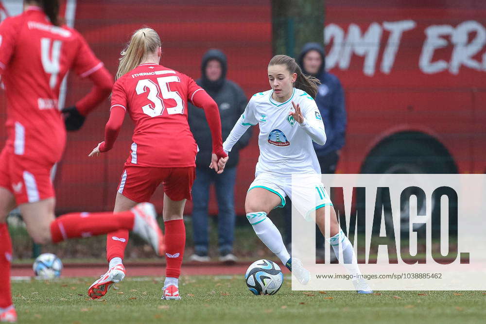 v li Tuana Mahmoud geb Keles, SV Werder Bremen, 10 on the ball, single ...