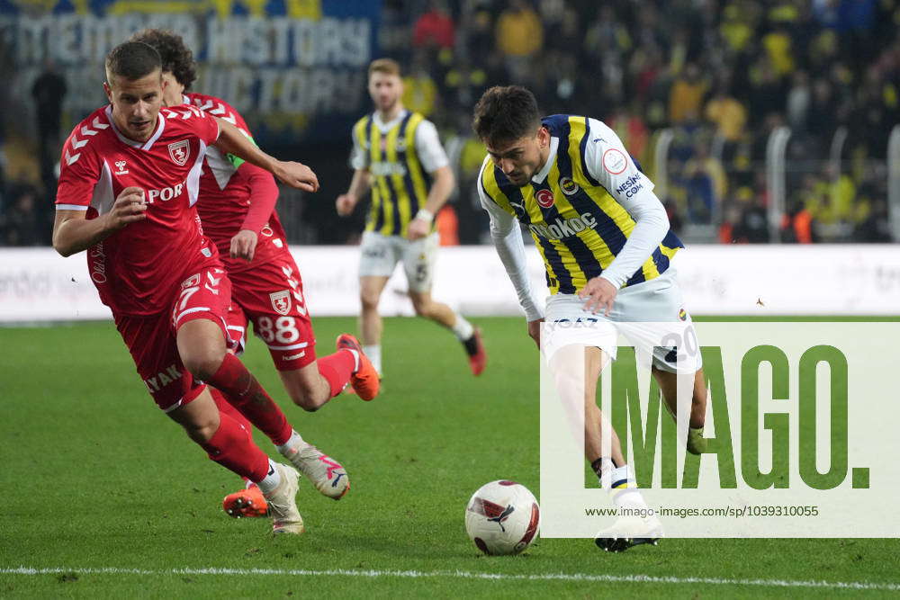 Cengiz Under (R) of Fenerbahce SK and Lubo Satka (L) of Samsunspor ...