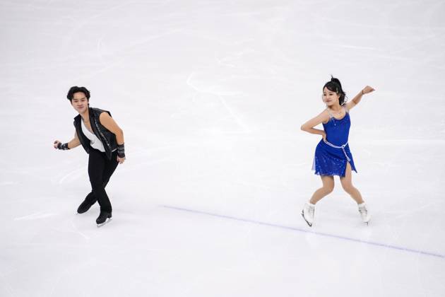 GANGNEUNG, Jan. 30, 2024 -- Liu Tong Ge Quanshuo of China perform ...