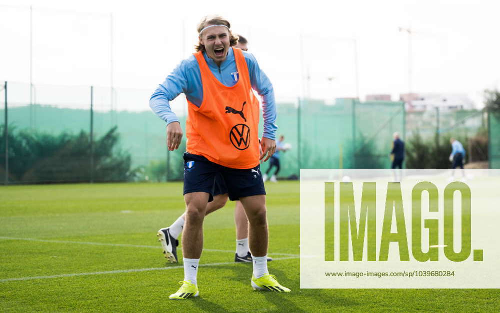 240128 Malmö FFs Sebastian Nanasi during a training session with Malmö