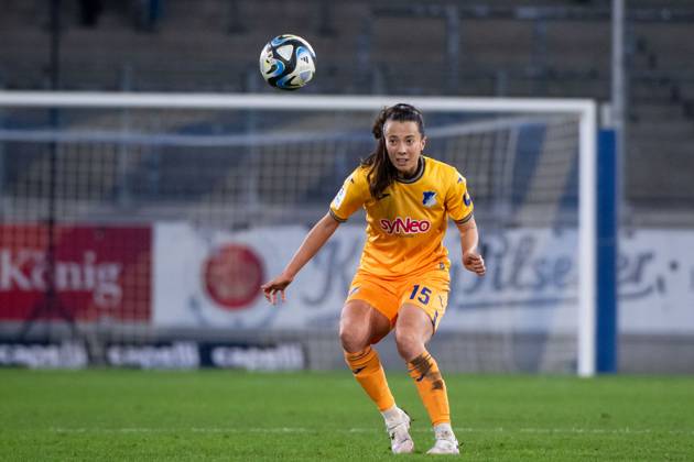 Marta Cazalla Garcia TSG Hoffenheim, 15 on the ball, GER, Bayer 04 ...