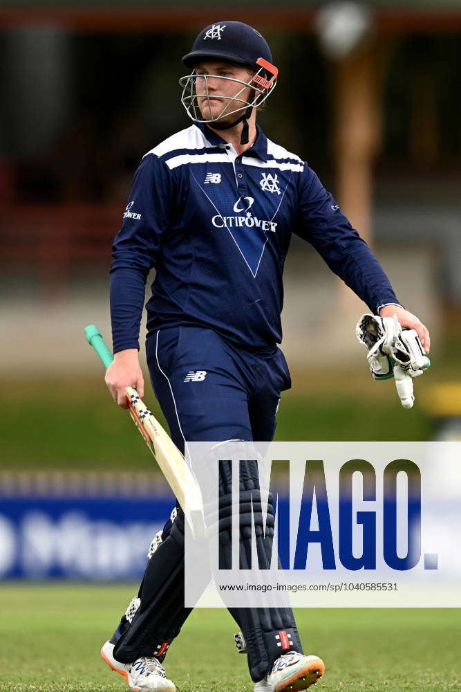 CRICKET MARSH CUP NSW VIC, Tom Rogers of Victoria reacts as he leaves