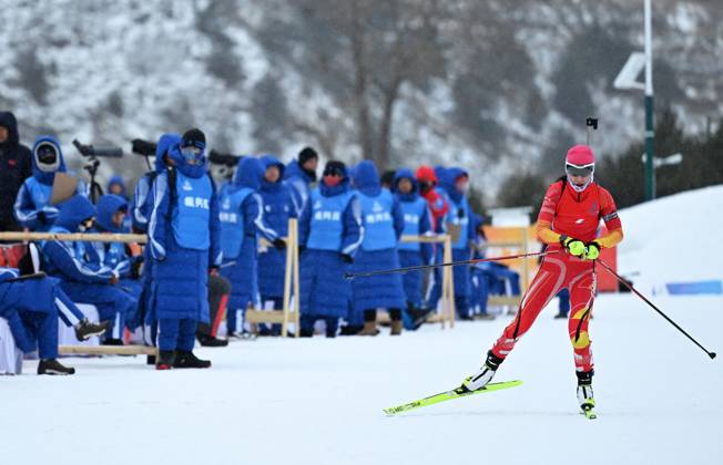 (240218) -- ULANQAB, Feb. 18, 2024 -- Meng Fanqi of Jilin competes ...