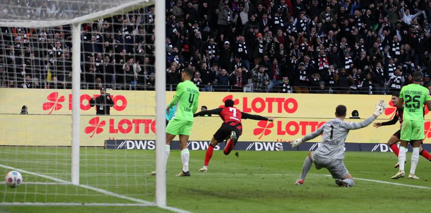 2 2 Equalizer Omar Marmoush 7, Eintracht Frankfurt Vs Koen Casteels 1 ...