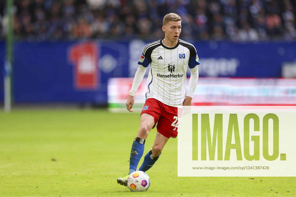 Ignace Van Der Brempt Hamburger SV Controls The Ball, 2 Bundesliga ...