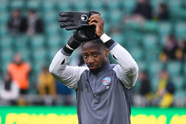 Alexandre Pierre warms up prior to the Ligue 1 match between Havre AC ...