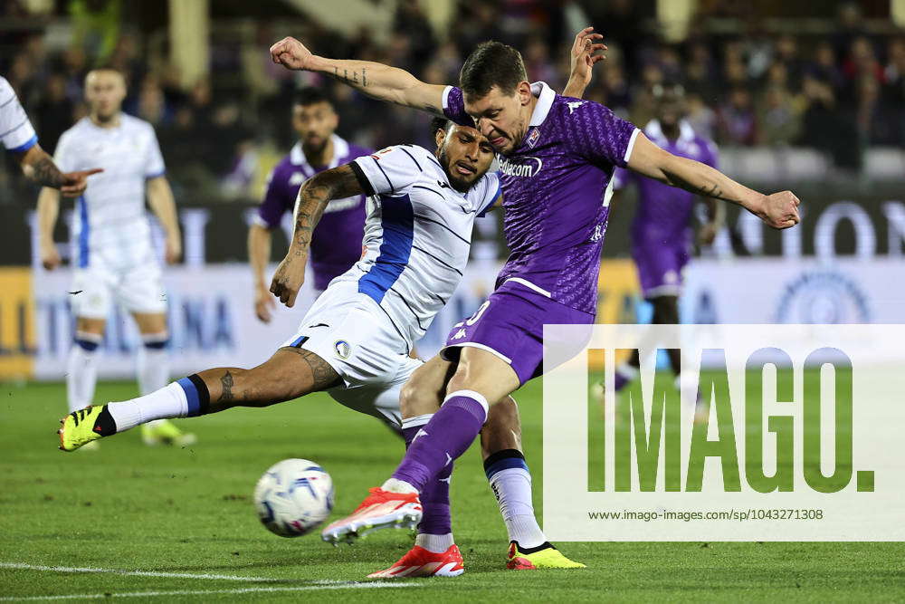 Ederson Jose dos Santos Lourenco da Silva of Atalanta BC and Andrea Belotti  of ACF Fiorentina