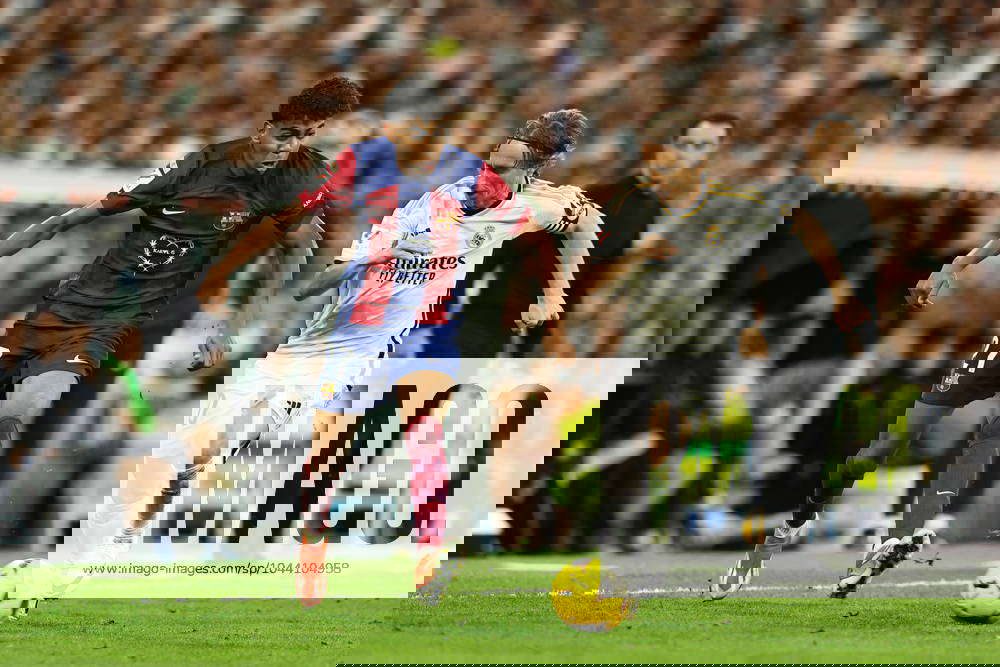 L-R) Lamine Yamal (Barcelona), Luka Modric (Real), APRIL 21, 2024 -  Football Soccer : Spanish