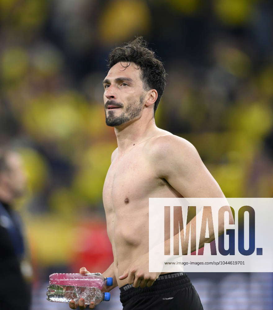 Mats HUMMELS DO without jersey, bare upper body Football Champions League,  semi-final, first leg