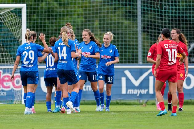 Simone Engelhardt Spielerinnen der TSG 1899 Hoffenheim jubeln über das 1:0, Jubel ...