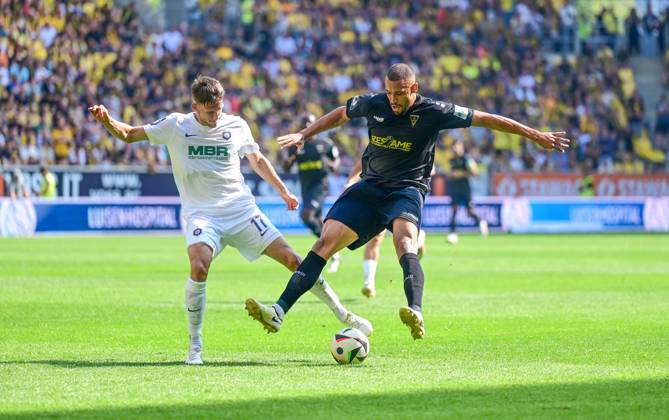 Pascal Fallmann 3 Liga Alemannia Aachen FC Erzgebirge Aue on 31 08 2024 at Tivoli n in ...