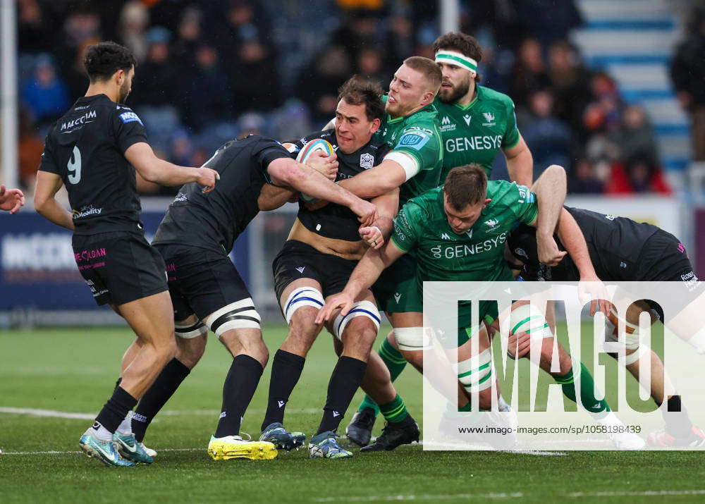 Warriors Henco Venter with the ball. Glasgow Warriors v Connacht ...
