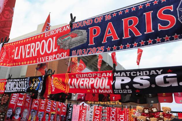 Liverpool v Paris Saint-Germain Champions League 11 03 2025. Souvenir scarves on sale ahead of the Champions League match between Liverpool and Paris Saint-Germain at Anfield, Liverpool, England on 11 March 2025. Liverpool Anfield Merseyside England Editorial use only , Copyright: xConorxMolloyx PSI-21615-0002