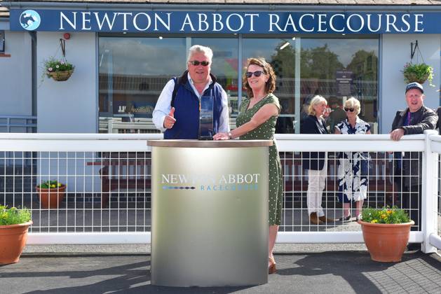 Newtown Races England Newton Abbot Races, Newton Abbot, UK - 20 May 2024 - Race 1 - 2:13 ...