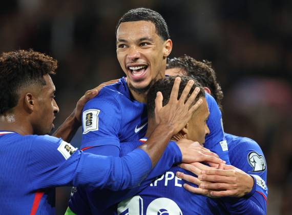 France v Azerbaijan - FIFA World Cup, WM, Weltmeisterschaft, Fussball 2026 Qualifier Kingsley Coman of France Hugo Ekitike of France and Kylian Mbappe of France celebrates during the FIFA World Cup 2026 qualifier match between France and Azerbaijan at Parc des Princes on October 10, 2025 in Paris, France. Paris Parc des Princes France France  Copyright: xNealxSimpson Sportsphoto APLx 14139010