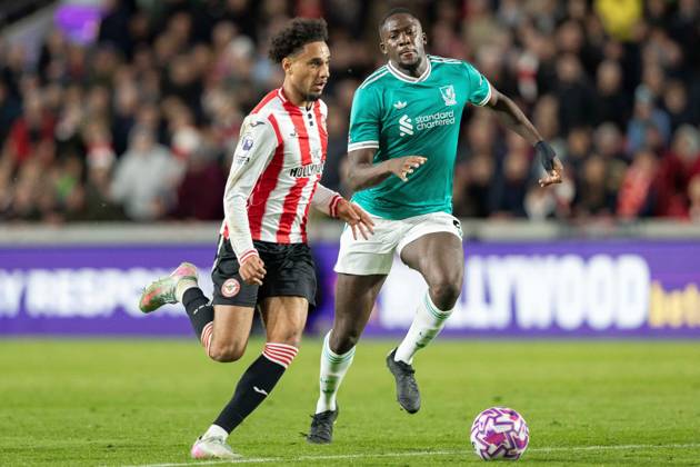 Premier League Brentford v Liverpool Ibrahima Konaté of Liverpool struggles to defend against Kevin Schade of Brentford during the Premier League match Brentford vs Liverpool at The Gtech Community Stadium, London, United Kingdom, 25th October 2025 (Photo by Ian Stephen News Images) Copyright: xIanxStephen NewsxImagesx