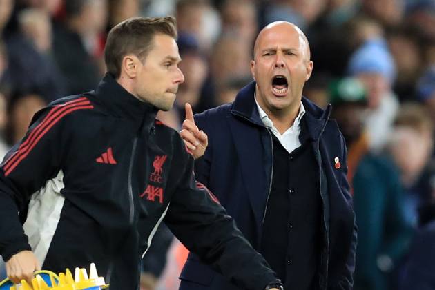 9th November 2025; Etihad Stadium, Manchester, England; Premier League Football, Manchester City versus Liverpool; Liverpool manager Arne Slot reacts DavidxBlunsden