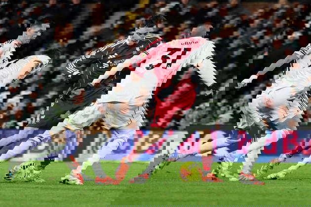 4th January 2026; Craven Cottage, Fulham, London, England; Premier League Football, Fulham versus Liverpool; Florian Wirtz of Liverpool takes on Issa Diop of Fulham  HenningxvonxJagow