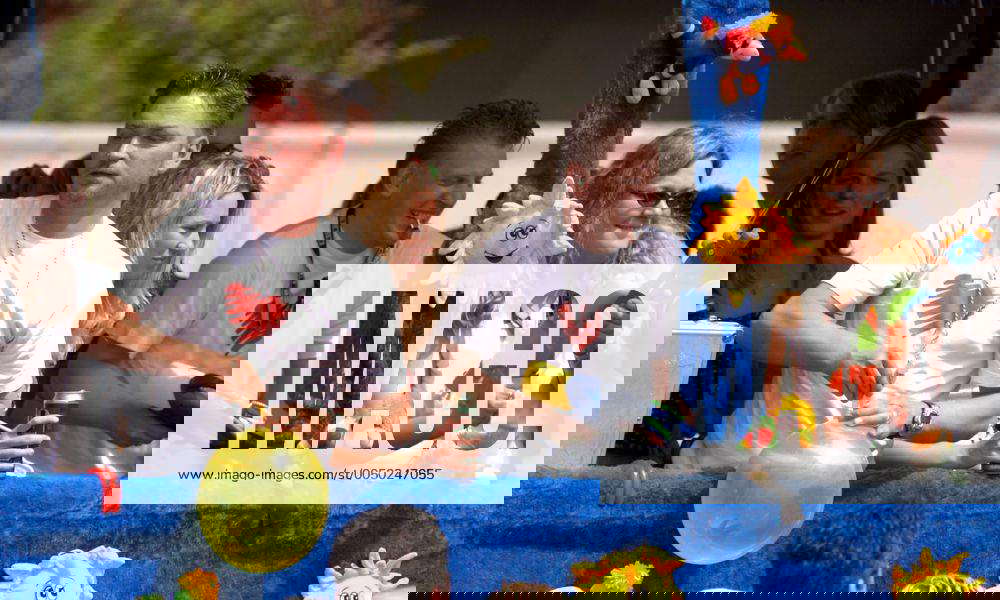 FernsehStaatsanwalt Dirk Küchmeister (li. GER Das Jugendgericht) mitten im bunten Treiben auf de FernsehStaatsanwalt Dirk Küchmeister (li. GER Das Jugendgericht) mitten im bunten Treiben auf de