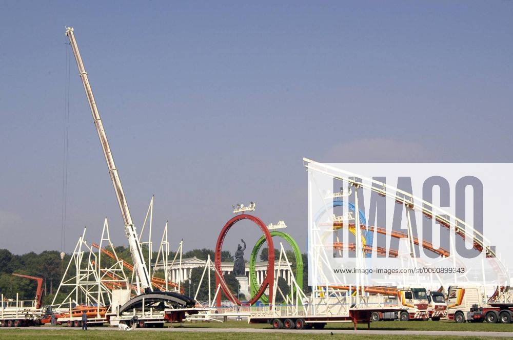Barths Olympia Looping München wird montiert Oktoberfest in
