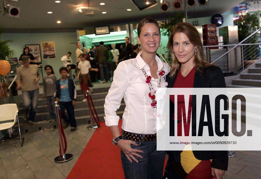 Dana Schweiger Mit Celia Gr fin Von Bismarck Anl sslich Der Premiere 