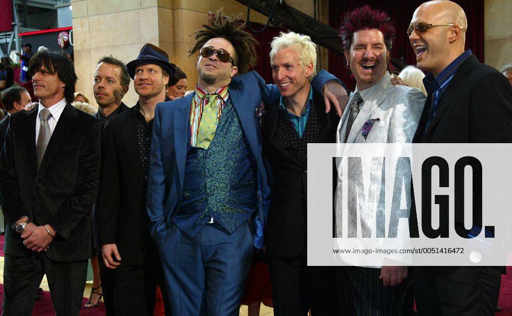 Counting Crows - V.l.n.r.: Ben Mize, David Bryson, Dan Vickrey, Sänger ...