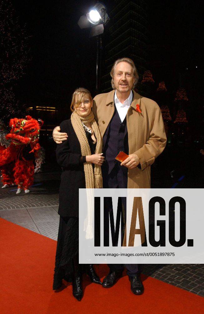 Schauspieler Reiner Schöne Ger Mit Freundin Anja Drendel Anlässlich Der Premiere Des Films Das 