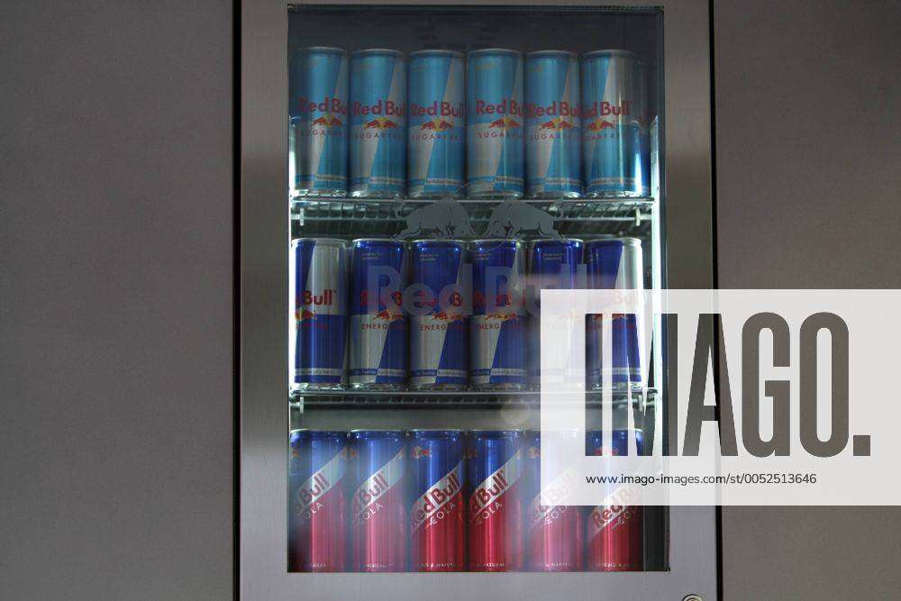 Kühlschrank mit Red Bull
