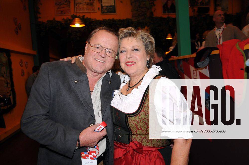 Schauspielerin Marie Luise Marjan mit ihrem Halbbruder Günter Grimm ...