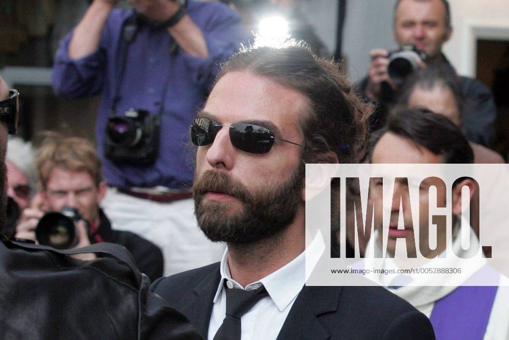 Sänger Mathias Crochon (Rockin Squat) anlässlich der Beerdigung seines