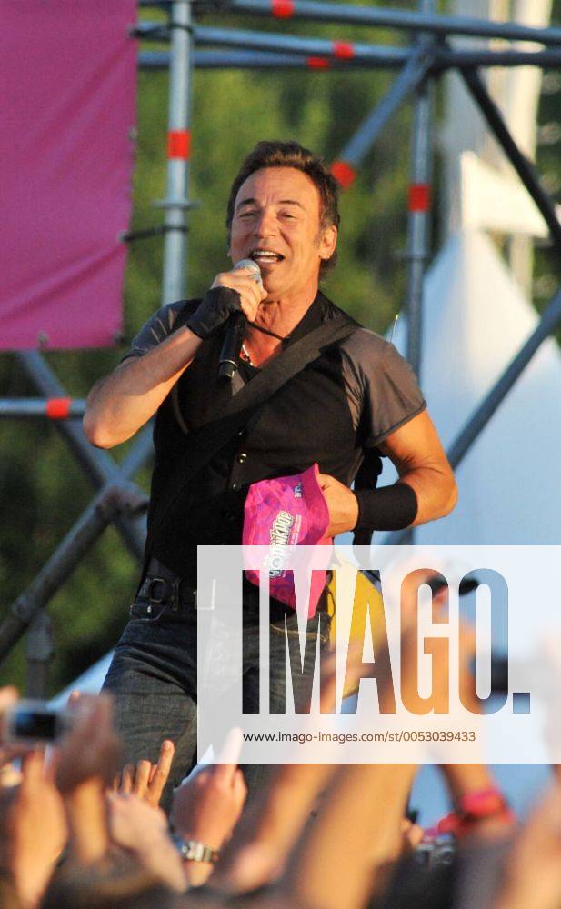 Sänger Bruce Springsteen während eines Konzertes mit The EStreet Band
