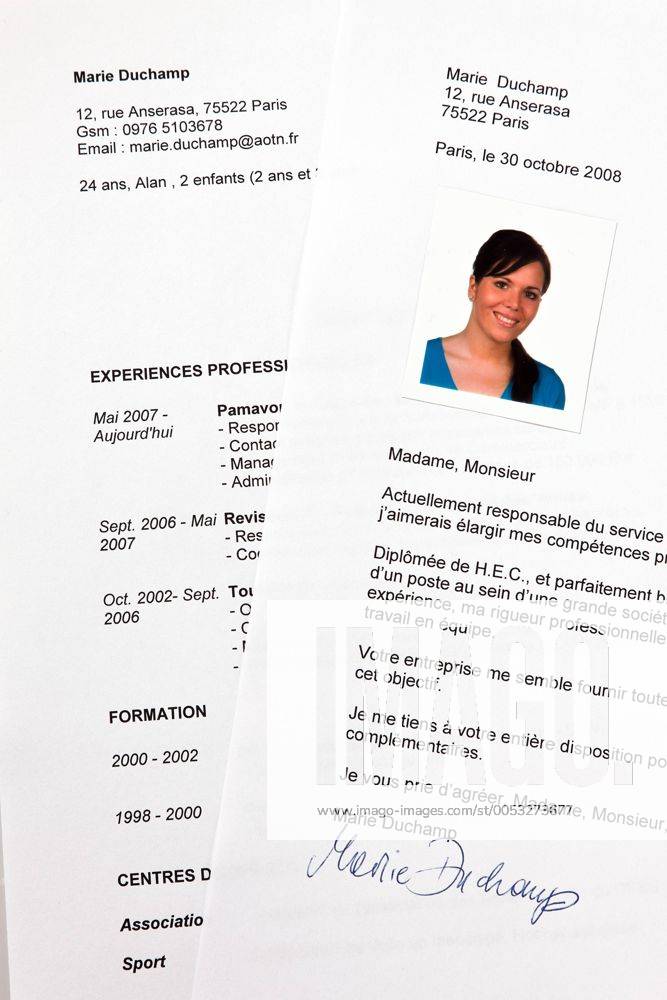 Bewerbung und Lebenslauf in französischer Sprache model released Symbolfoto bb_013_0429