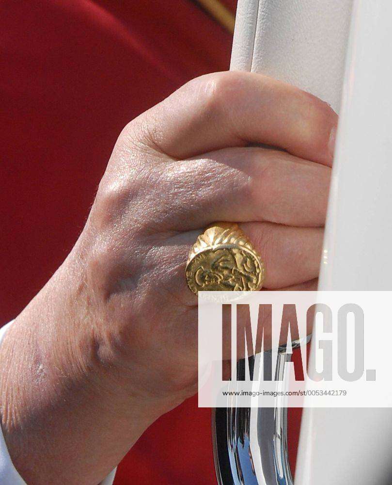 Detail of Pope Benedict XVI s hand with a ring. Soem 120.000