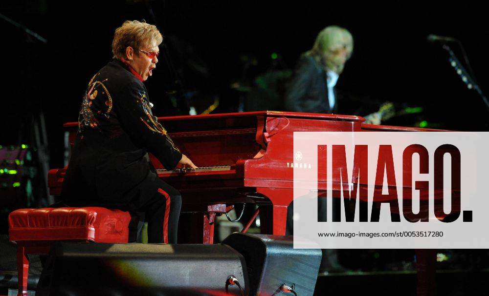 Itar Tass 07 Moscow Russia October 8 2009 British Musician Elton John Performs During His The 0354