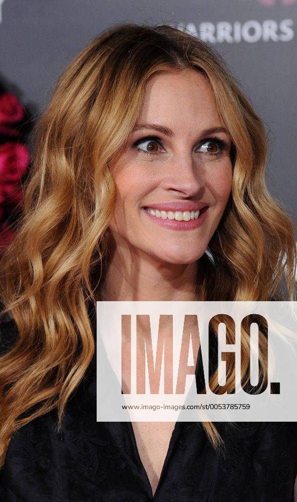 Actress Julia Roberts, a cast member in the motion picture romantic ...