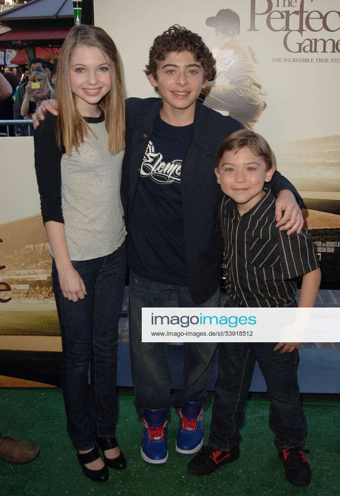 Sammi Hanratty, Ryan Ochoa & Brother Raymond Ochoa (l-r) - The Perfect 