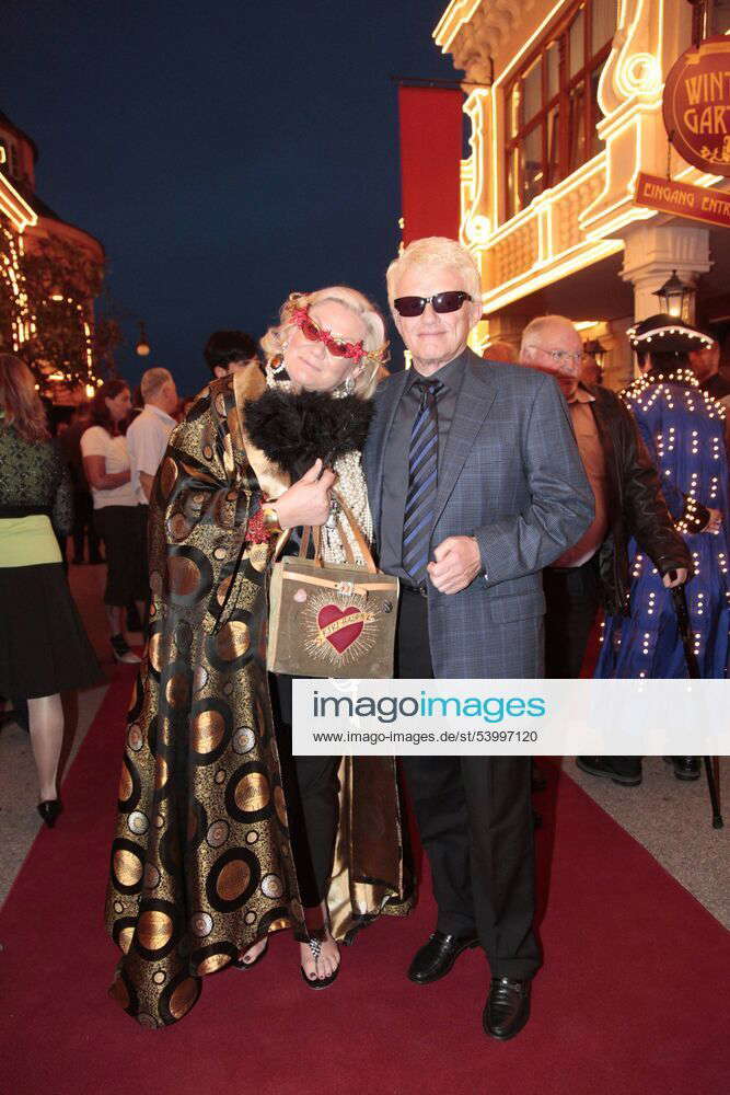 Heino und Lilo von Kiesenwetter bei der Premiere der Show Rückkehr der ...