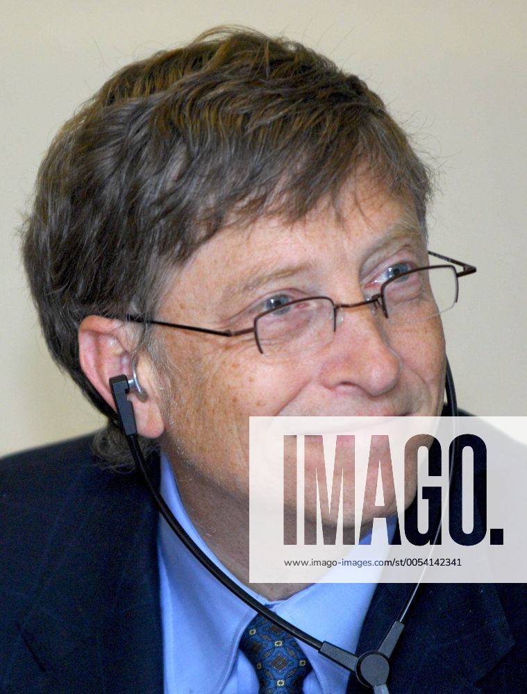 Itar Tass 61 Moscow Russia November 7 Microsoft Founder And Chairman Bill Gates Smiles During 8898